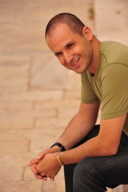 Biography Stefano Levi